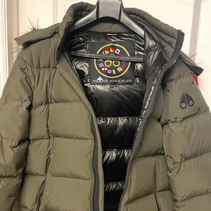 Moose knuckles jacket with red fox fur on hood